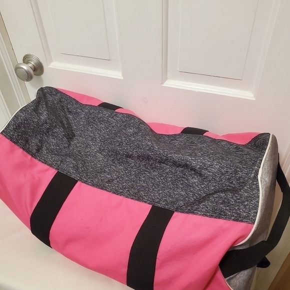 "PINK" Large Zip Close Weekender Duffle Bag, colorful, lightweight - Picture 7 of 10